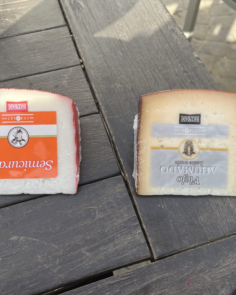 2 stk gede/fåreoste, 300g hver